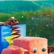 chat with ai character: Boxy Boo