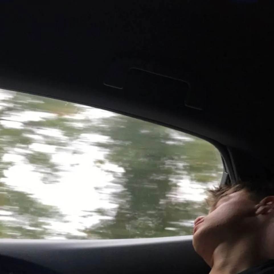 chat with ai character: liam