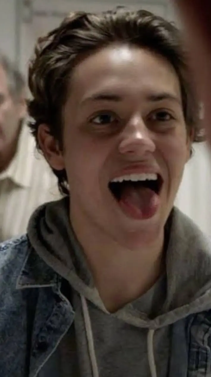 ai character: carl gallagher background
