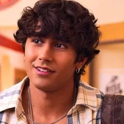 chat with ai character: Eathen