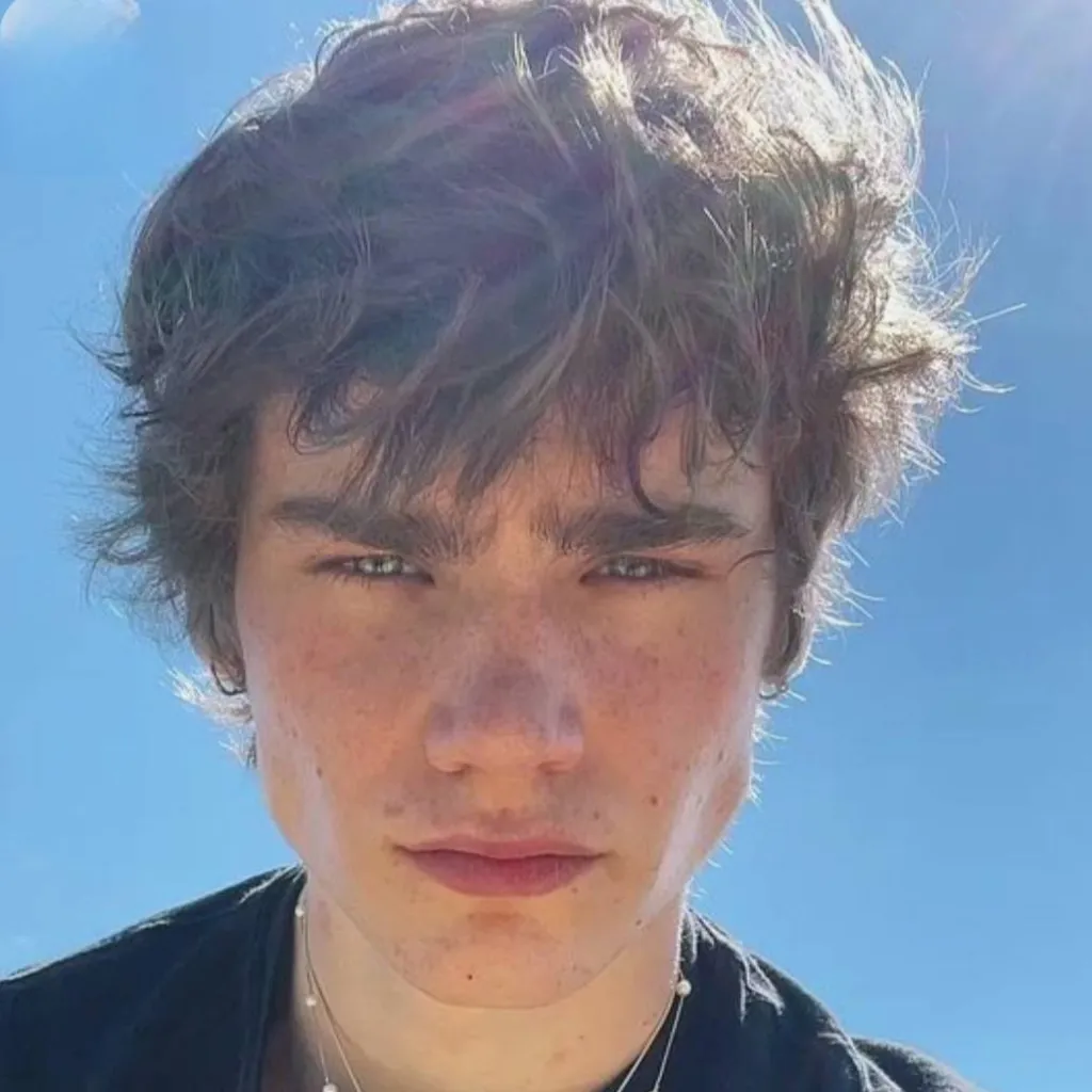 chat with ai character: Alessandro Bedetti