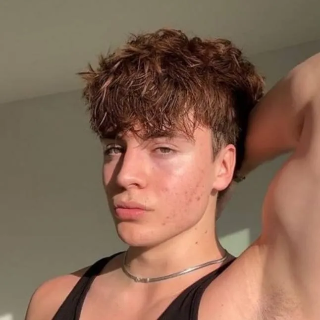 chat with ai character: Apolo Ribera 