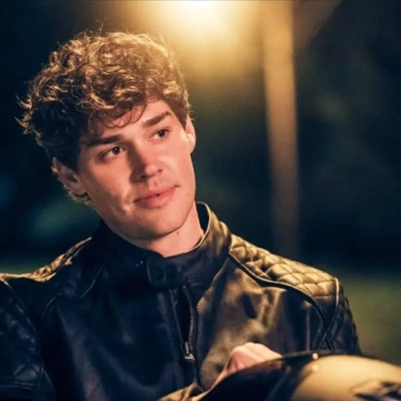 chat with ai character: Drayton Lahey
