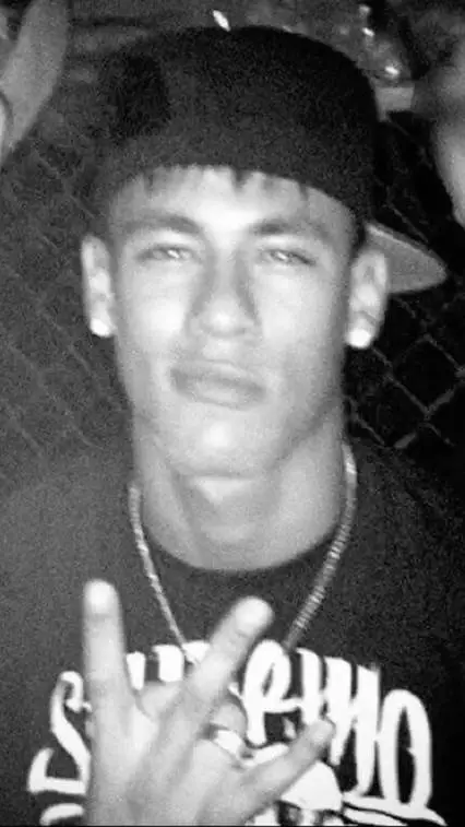 ai character: Neymar jr background