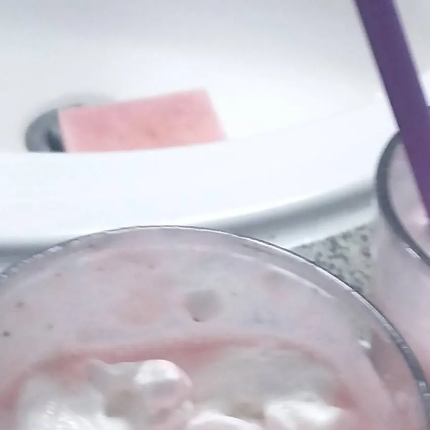 chat with ai character: my milkshakes