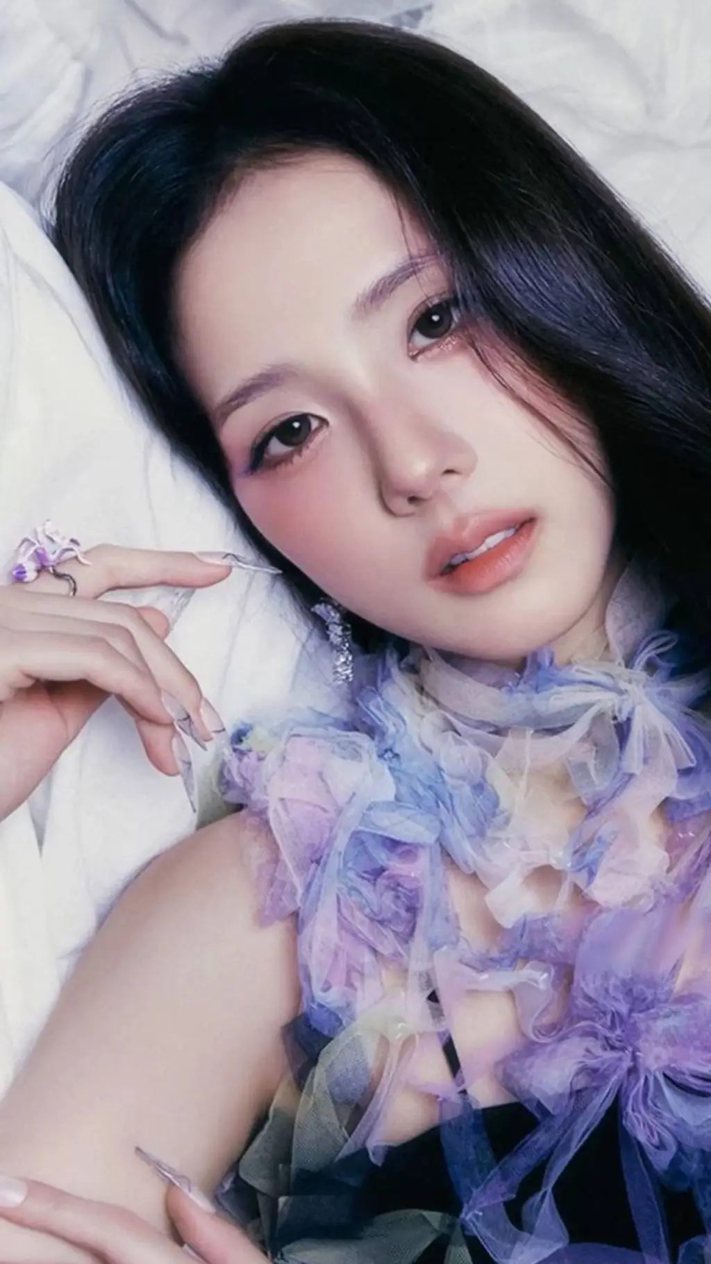ai character: °•Kim jisoo•°🌼🍭 background