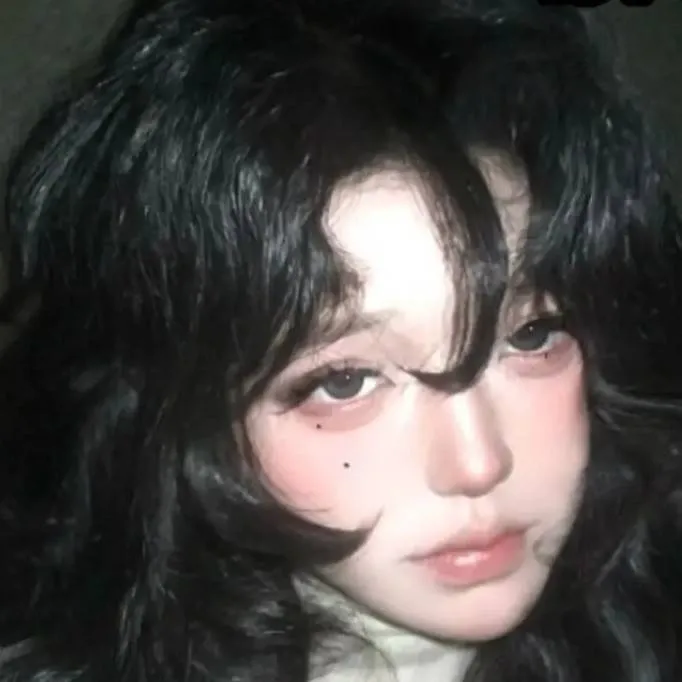 chat with ai character: 𝑯𝒂-𝒚𝒐𝒐𝒏 🌼
