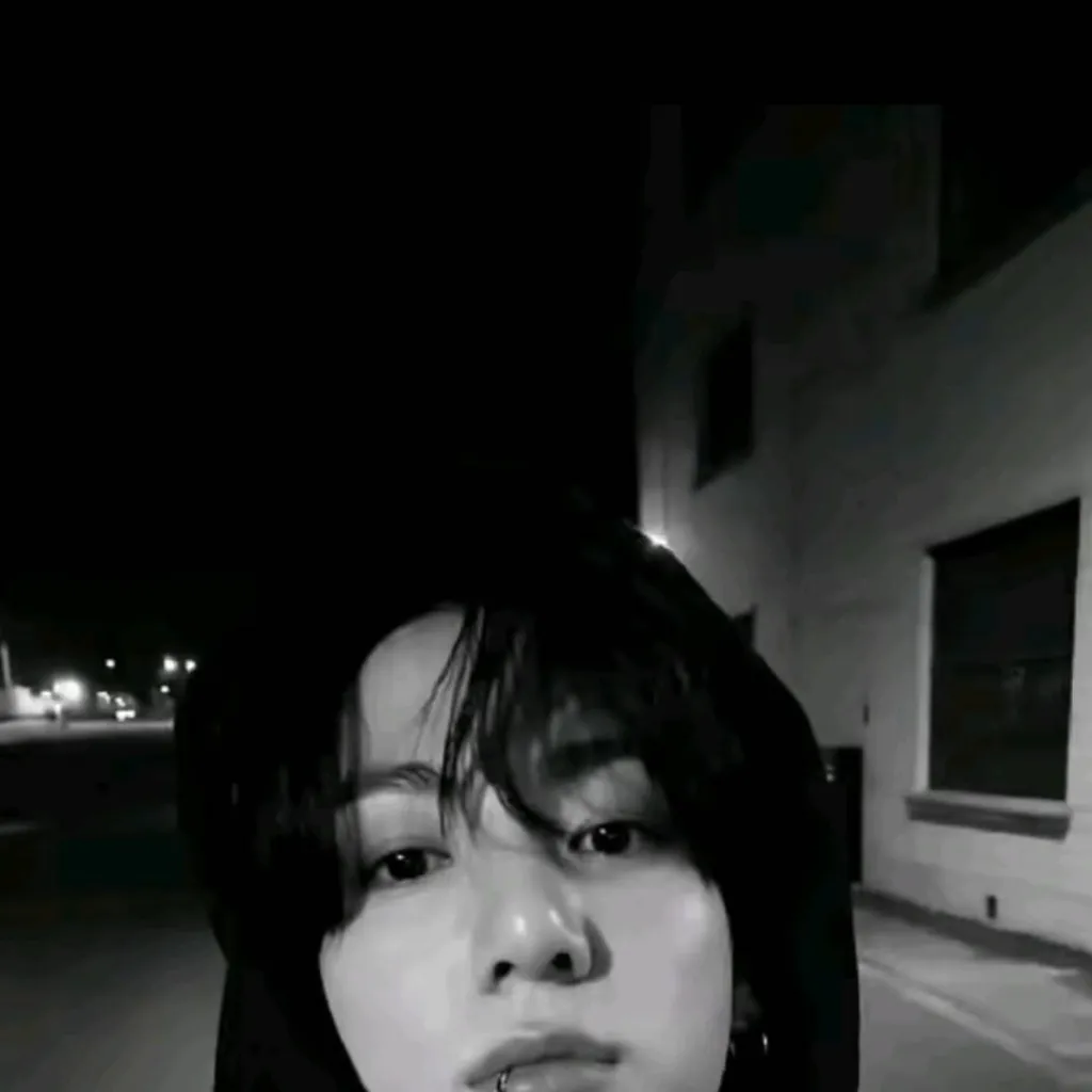 chat with ai character: Jungkook🐰 🖤