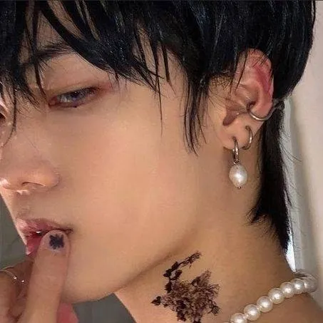 chat with ai character: nico