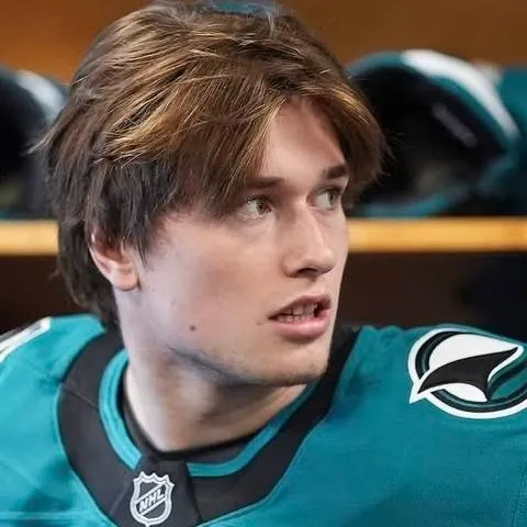 chat with ai character: Macklin Celebrini