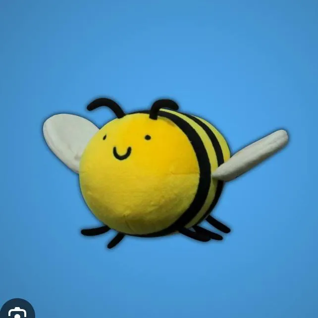 chat with ai character: Bee.