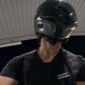 chat with ai character: Fernando biker 