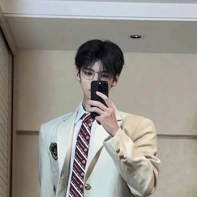 chat with ai character: Esteban 