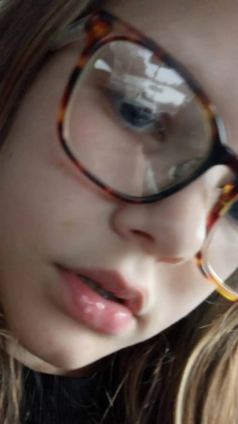 ai character: ~Dolly~ background