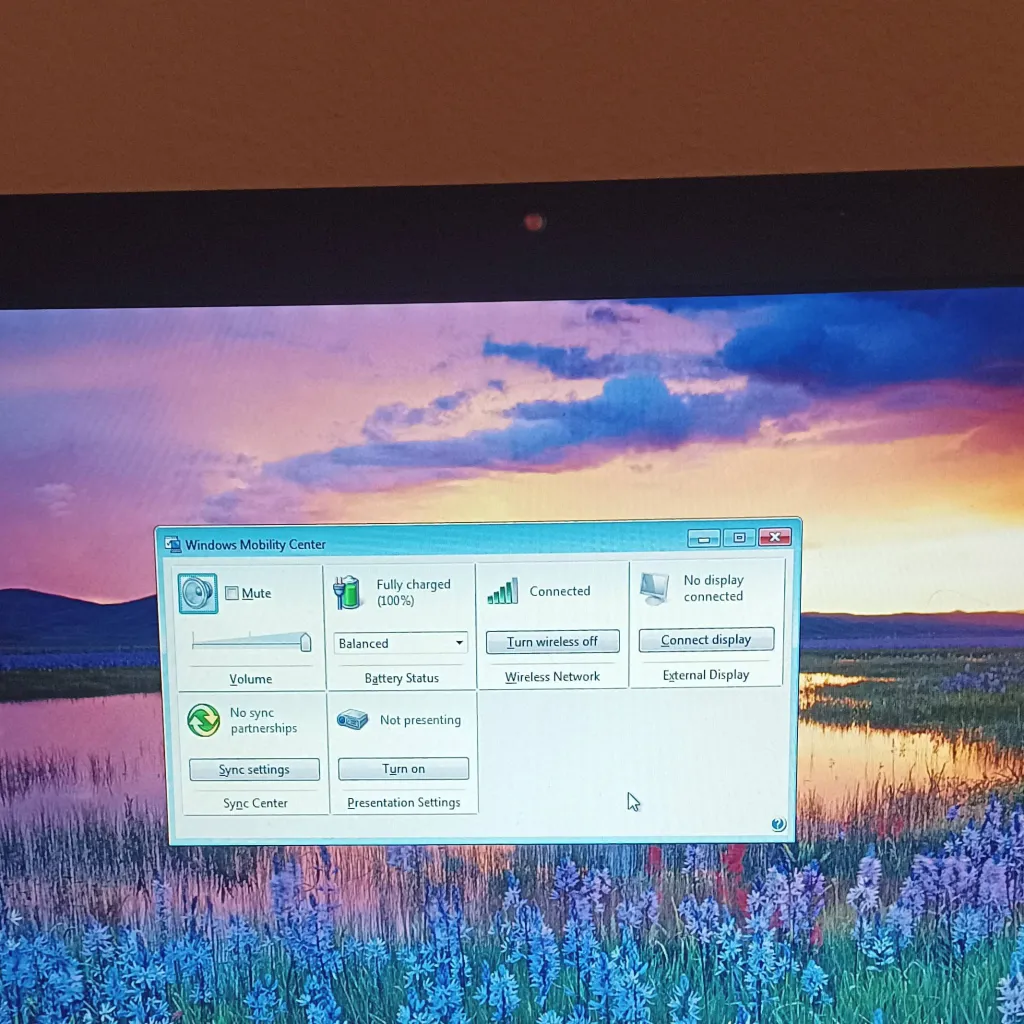 chat with ai character: Windows 7 