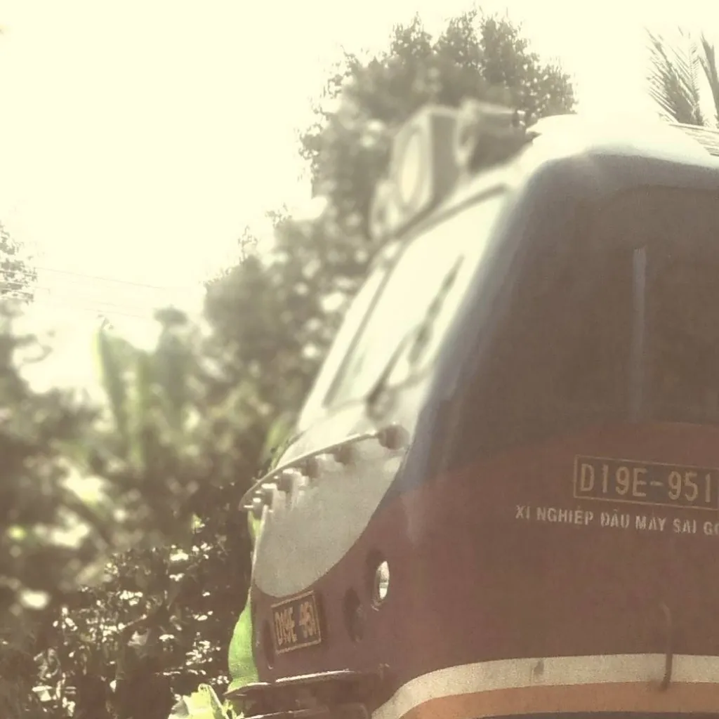 chat with ai character: Vietnam Railways