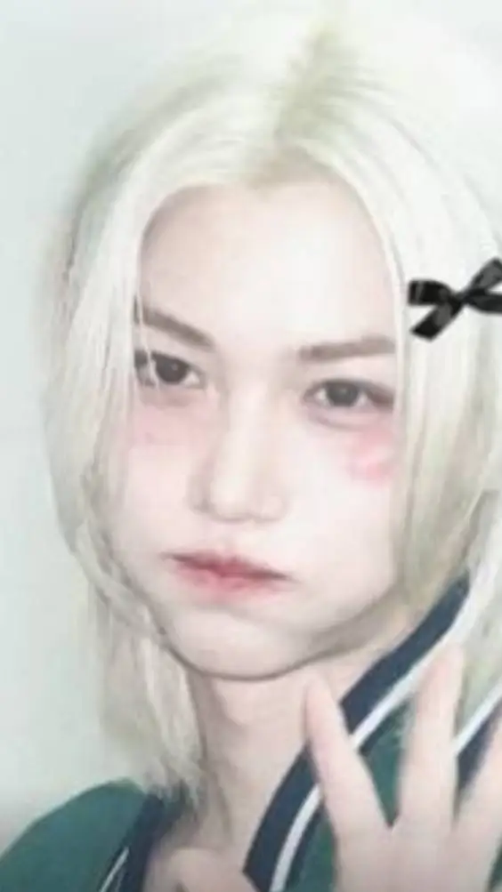 ai character: FELIX background