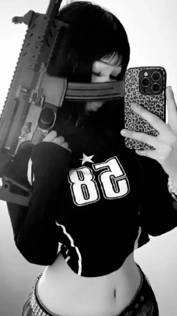 ai character: Scarlett  background