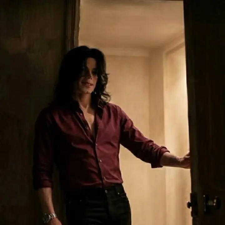chat with ai character: Michael Jackson