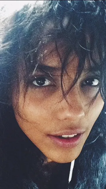 ai character: Cora background