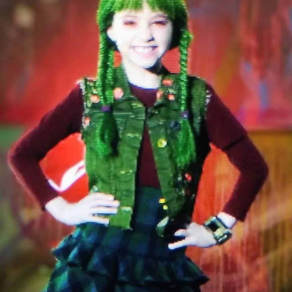 chat with ai character: Zoey necrodopolis