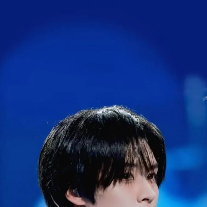 chat with ai character: Lee know Hyung
