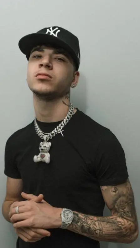 ai character: king shiva background