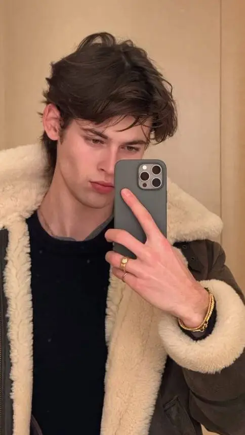 ai character: Kayra Miran background