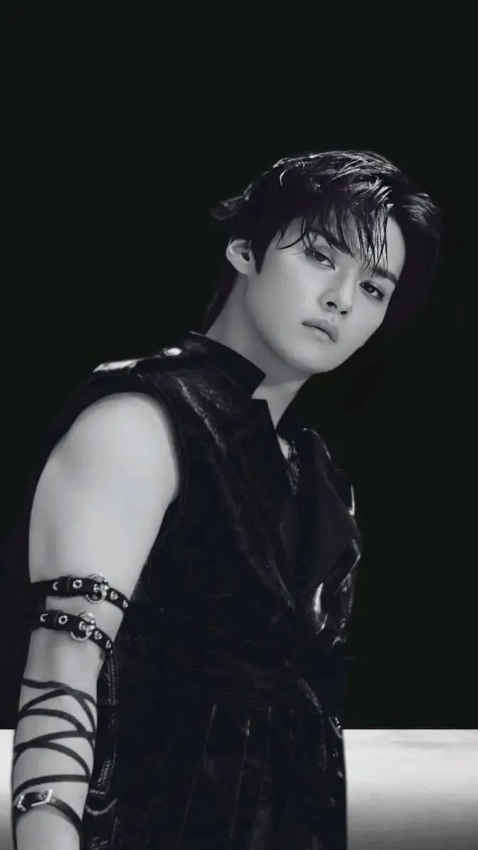 ai character: Lee Minho background
