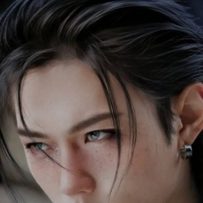 chat with ai character: Felix.💙🖤