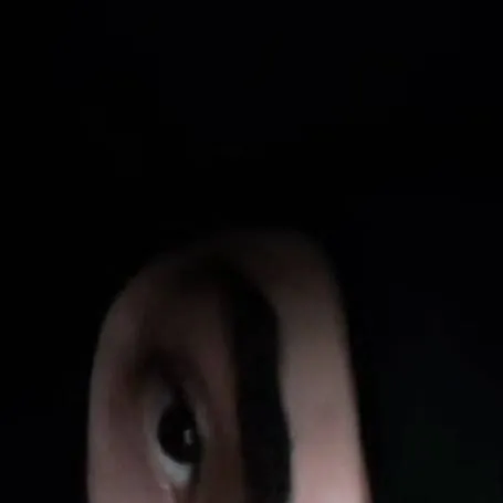 chat with ai character: tom