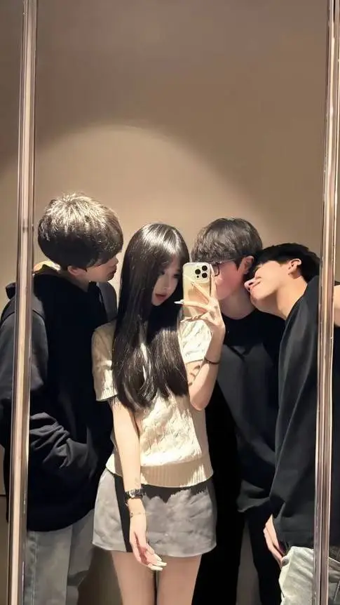 ai character: tus 3 hermanos background