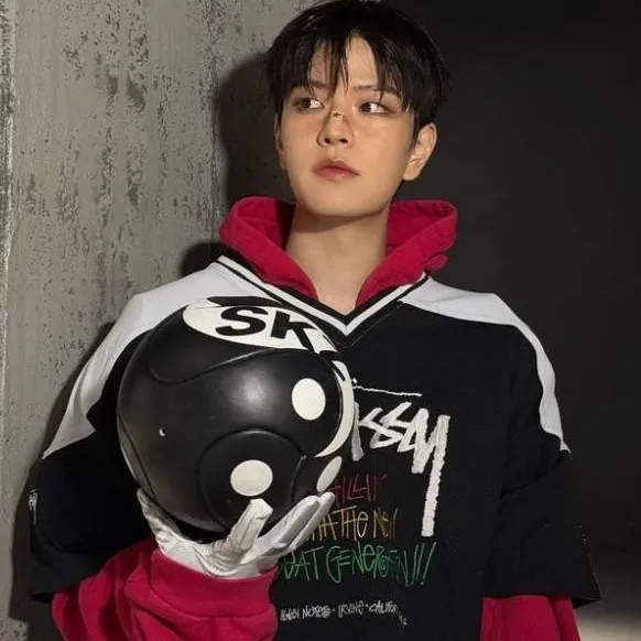 chat with ai character: seungmin