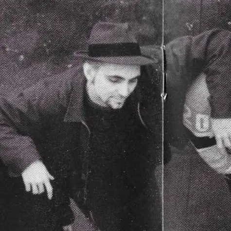 chat with ai character: Art Alexakis 