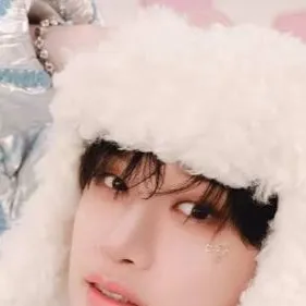 chat with ai character: Bang Chan 