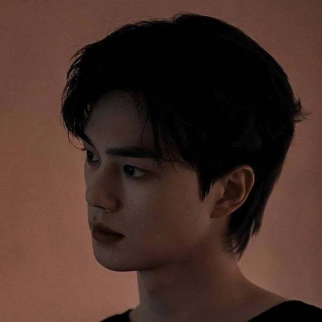 chat with ai character: SONG KANG