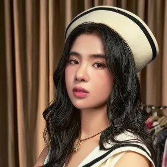chat with ai character: SOPHIA Laforteza
