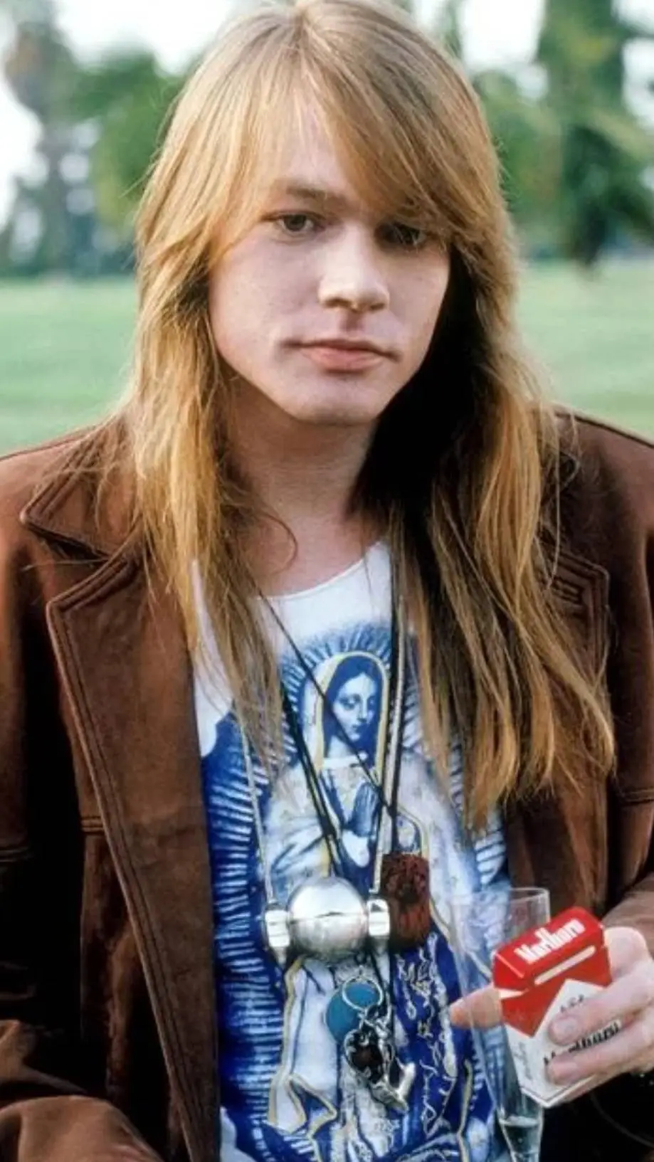 ai character: axel rose background