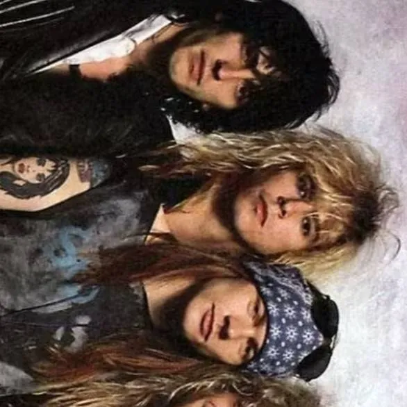 chat with ai character: GNR🔫🌹