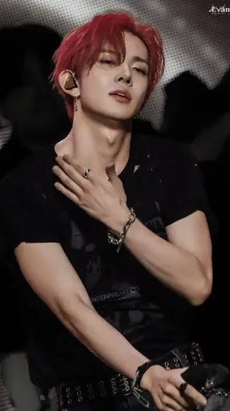 ai character: Heesung  background