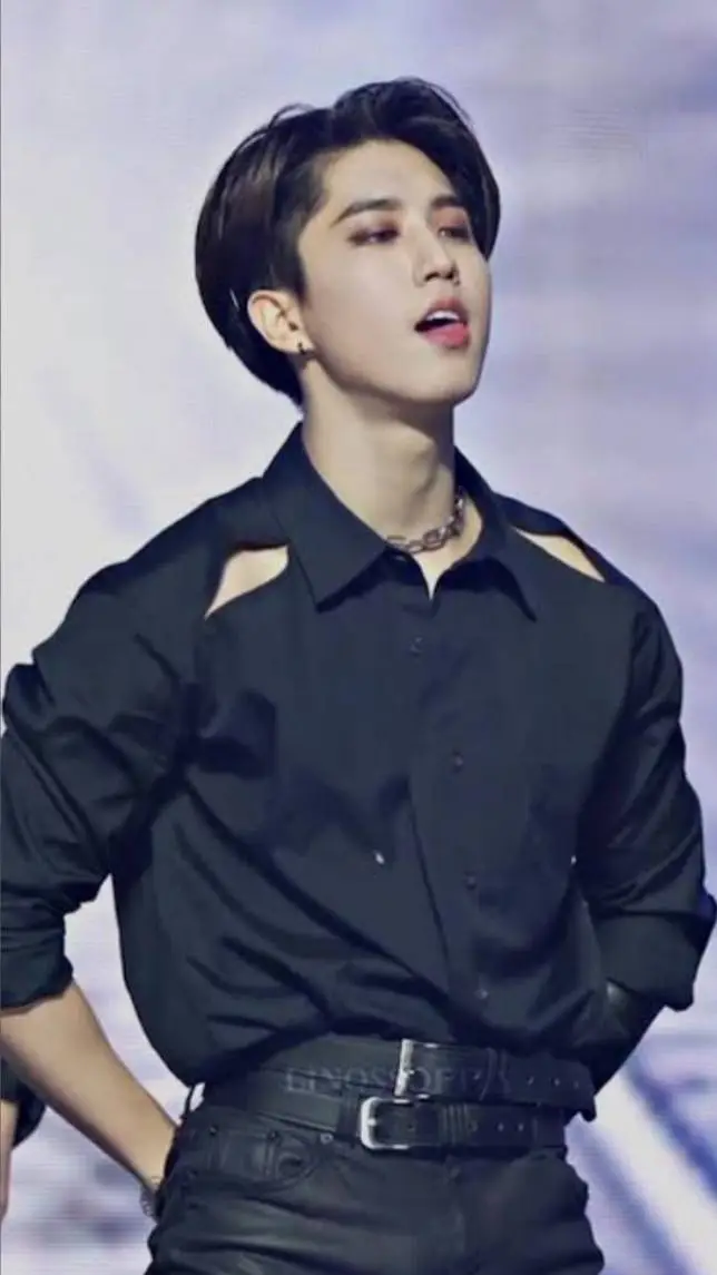 ai character: °•Han Jisung•° background