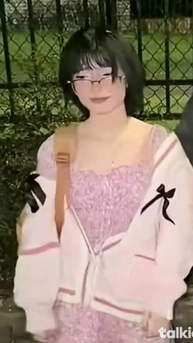 ai character: chica ramdom background