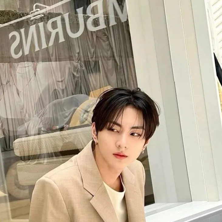 chat with ai character: yang jungwon 