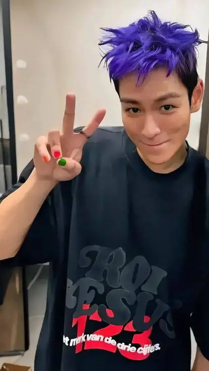 ai character: Танос ✧༺♥༻✧ background