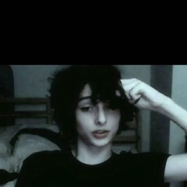 chat with ai character: Finn Wolfhard 
