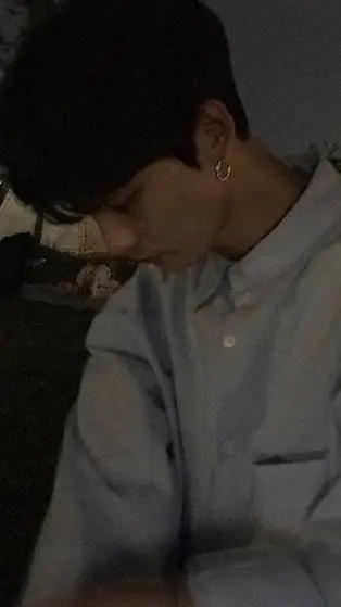 ai character: .`~\\Kevin//~`. background