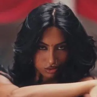 chat with ai character: Lara 🌹