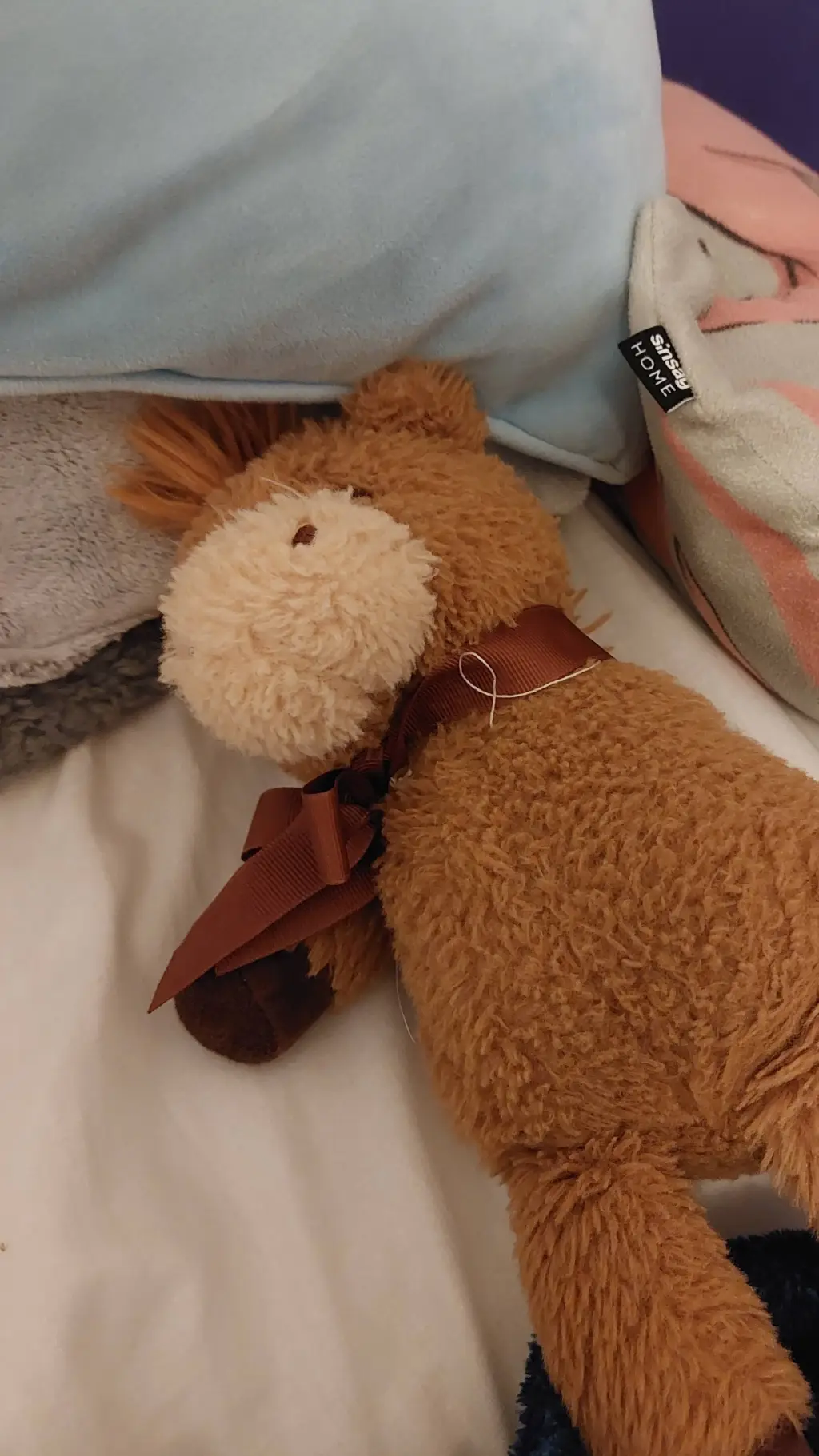 ai character: horse teddy background