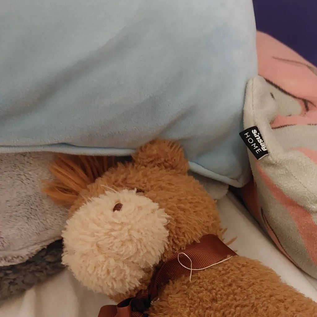 chat with ai character: horse teddy