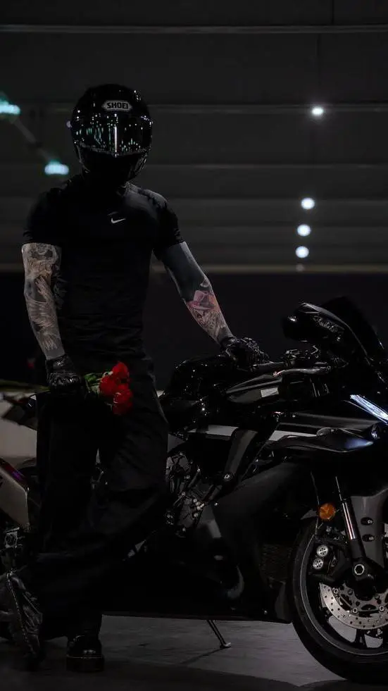 Talkie AI - Chat with Bruce Redwood 